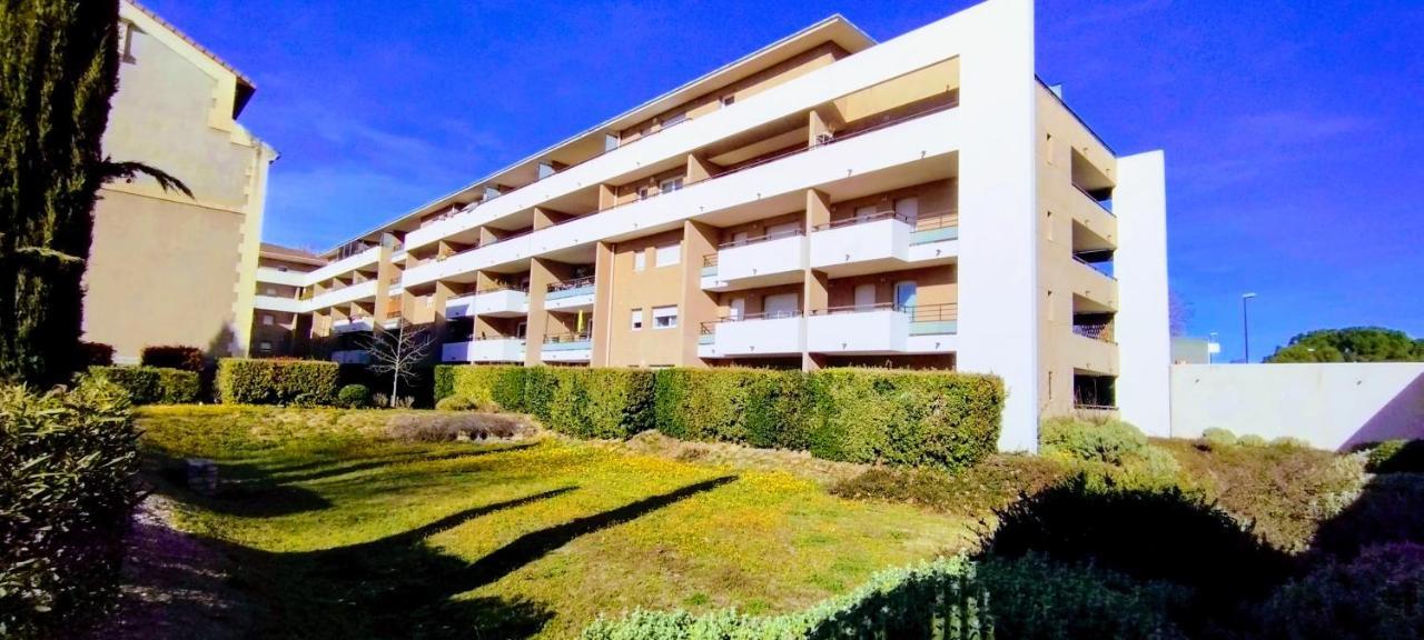 Mambrillo Parking Netflix Disney Prime Avignon Exterior photo